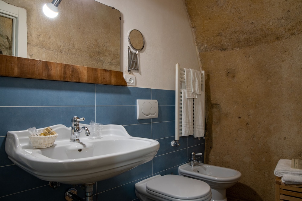 Mini Cave Suite - Photo 7