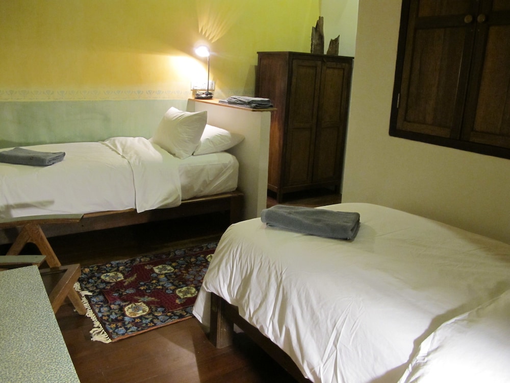 Room 7 (Courtyard Room)