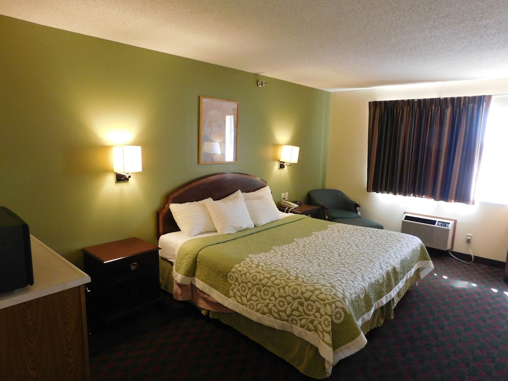 Studio Suite, 1 King Bed, Non Smoking - Photo 14