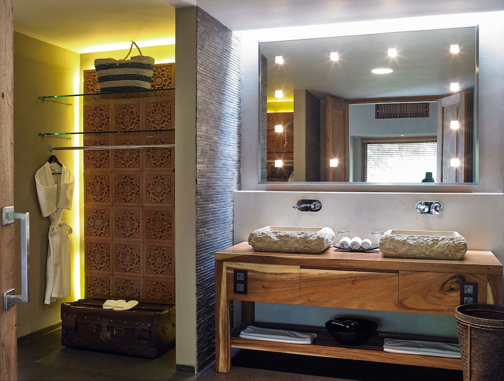 Bamboo Pool Villas thumbnail 6