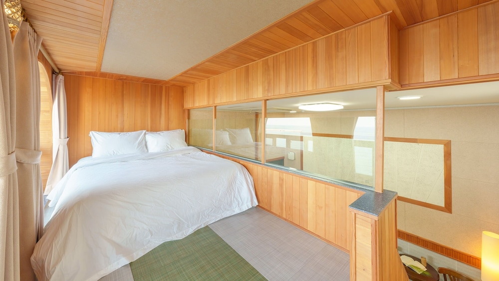 Basic Room, 1 Bedroom (Room 301) photo 2