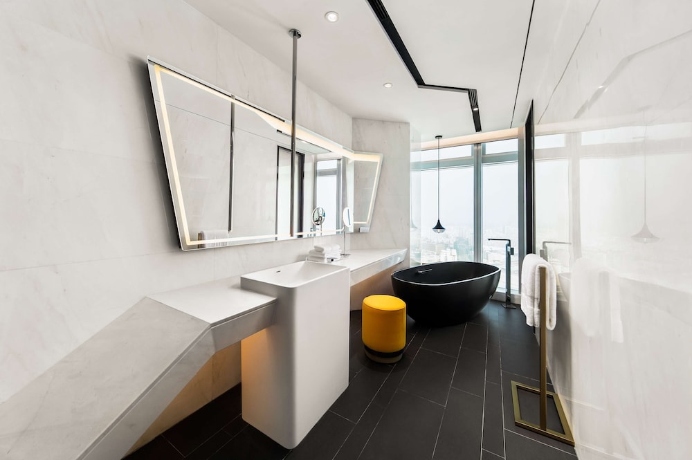 Suite, 1 Bedroom - Photo 10