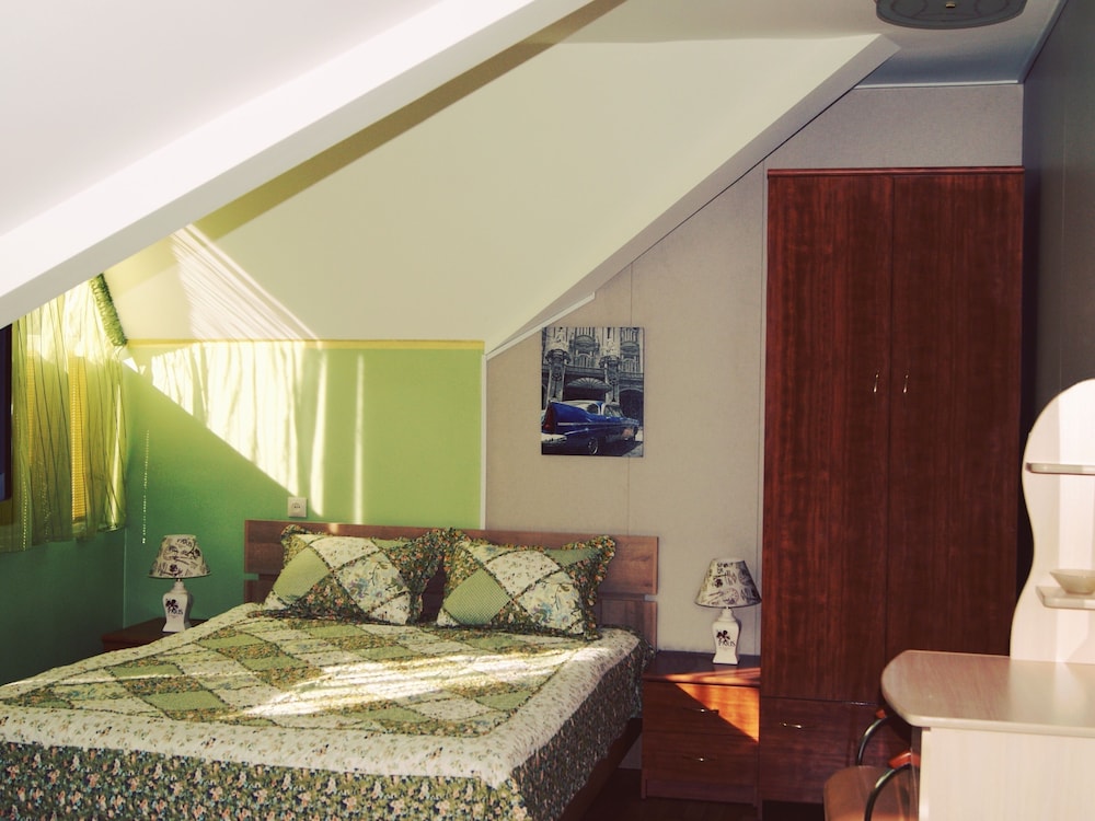 Family Room photo 1