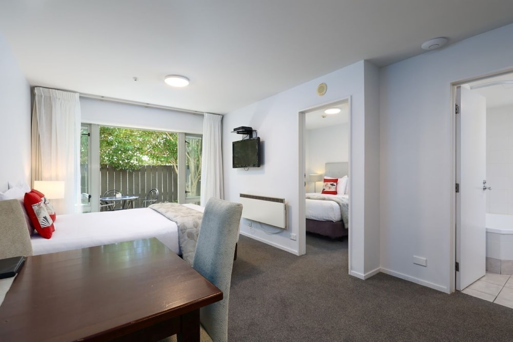One Bedroom Family Apartment