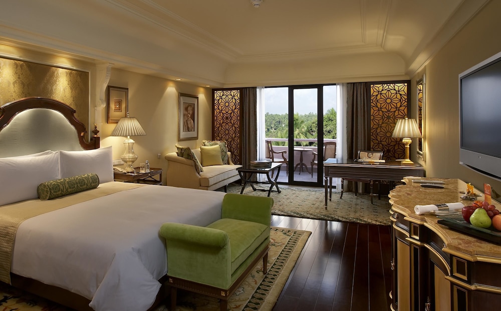 Premier Room, 1 King Bed (Royal) - Photo 1