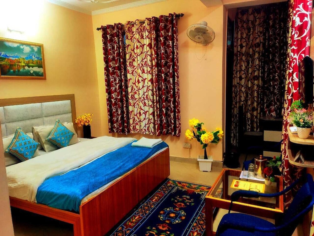 Deluxe Room - Photo 6