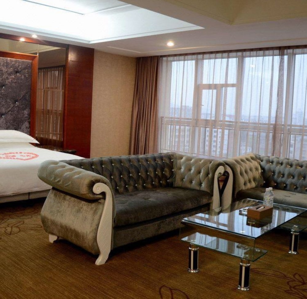 Business Suite photo 3