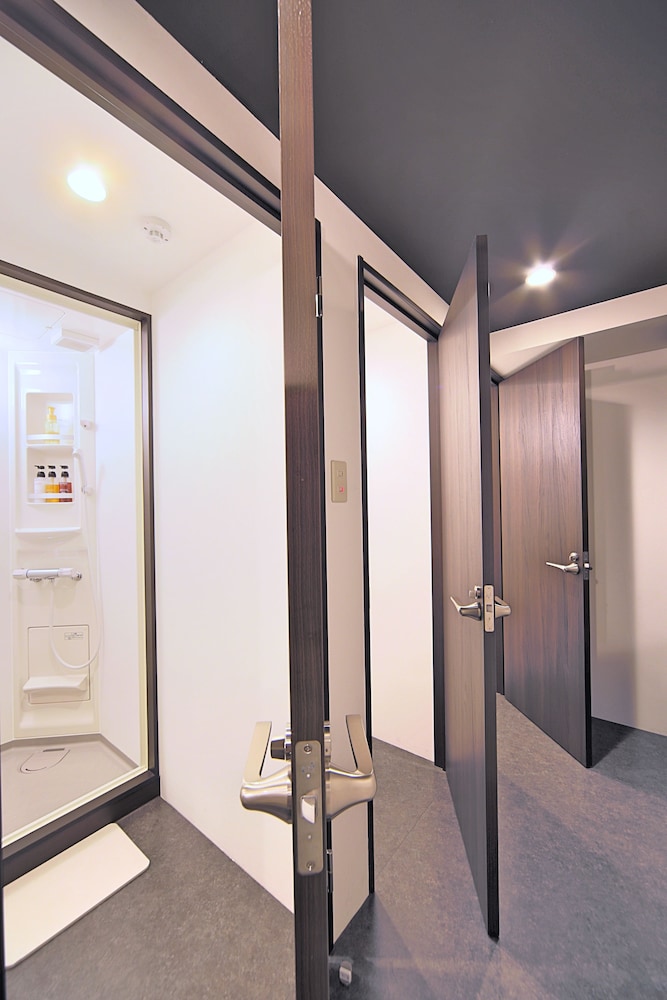 Deluxe Japanese Style Room, Shared Bathroom photo 2
