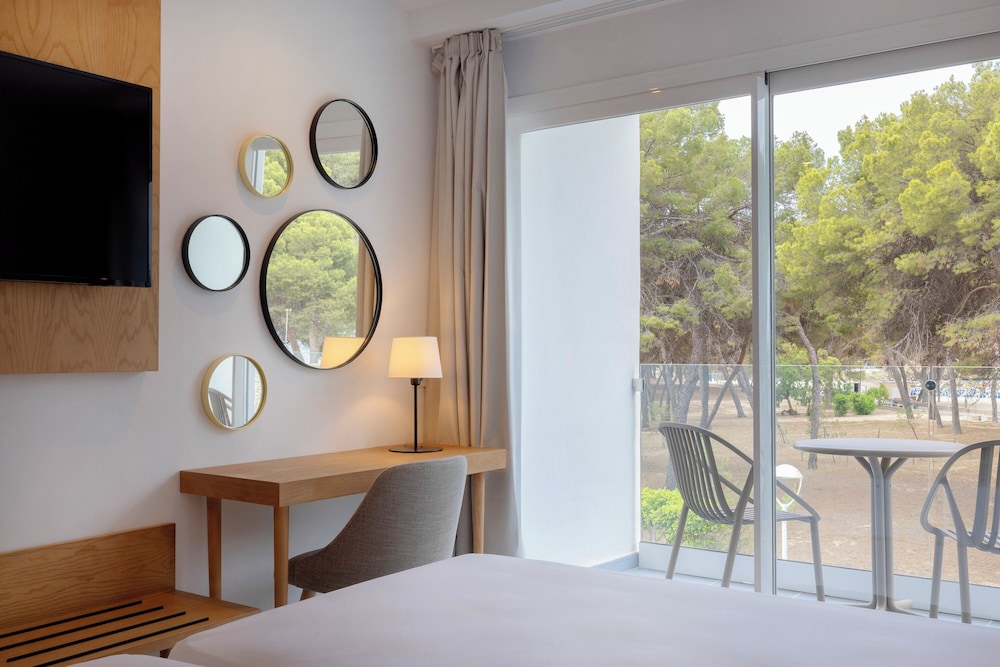 Double Room Single Use, Balcony, Beach View