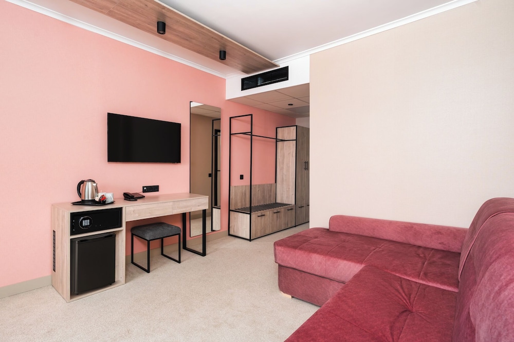 Suite, City View