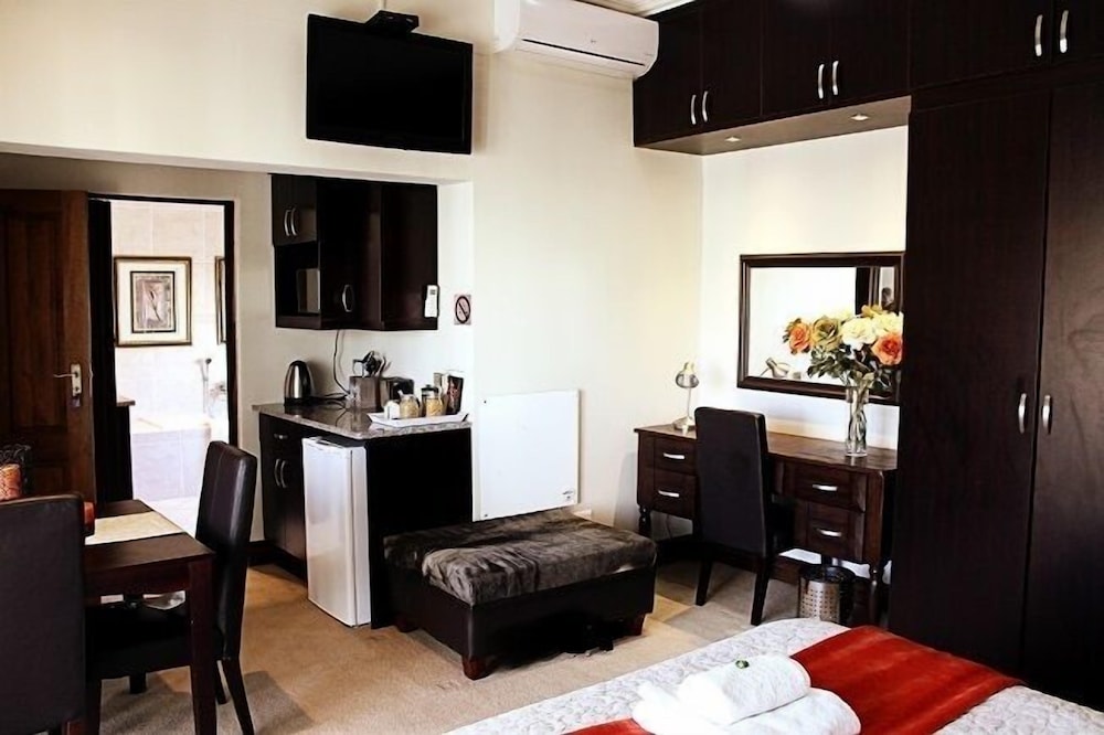Room 5 Executive En-suite photo 3