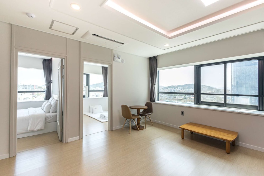 Royal Suite - Photo 16
