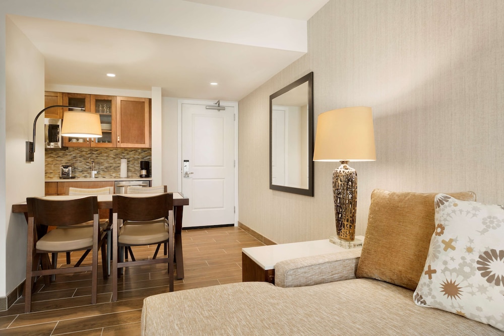 Suite, 2 Queen Beds, Accessible, Bathtub