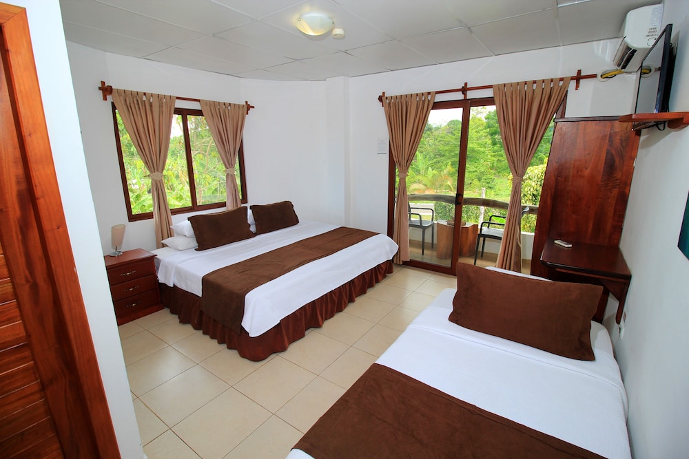 Superior Triple Room photo 2