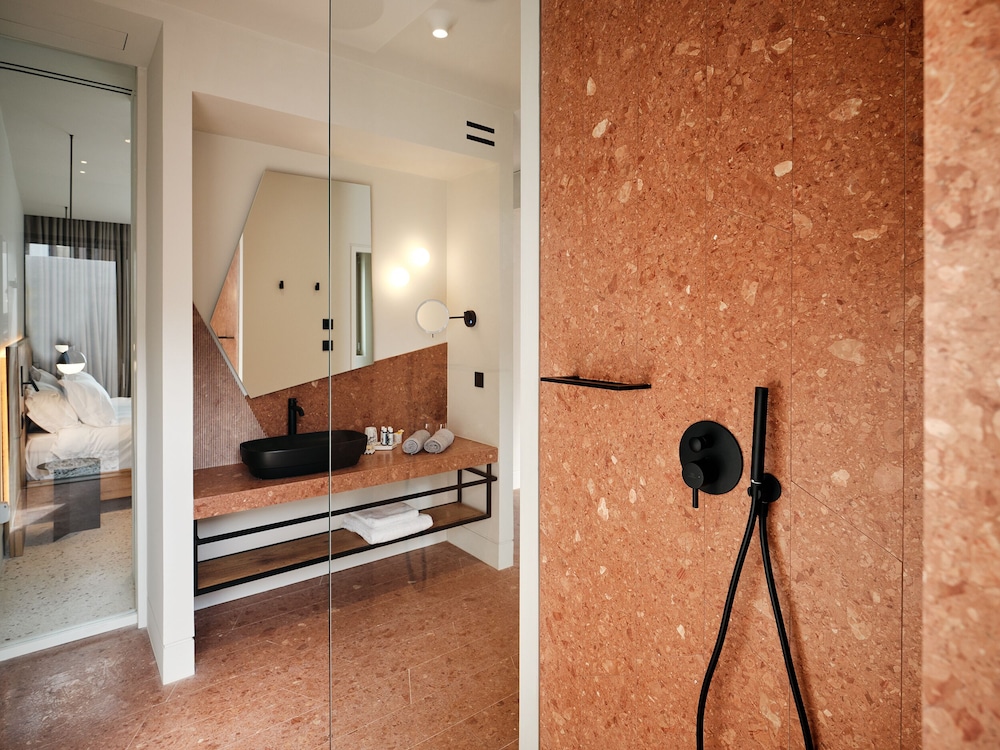 Euphoria Two Bedroom Private Pool Suite - Photo 7