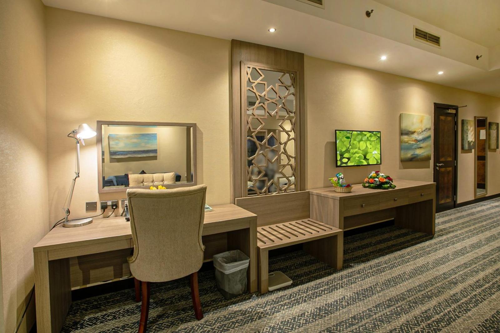 Superior King Room photo 3