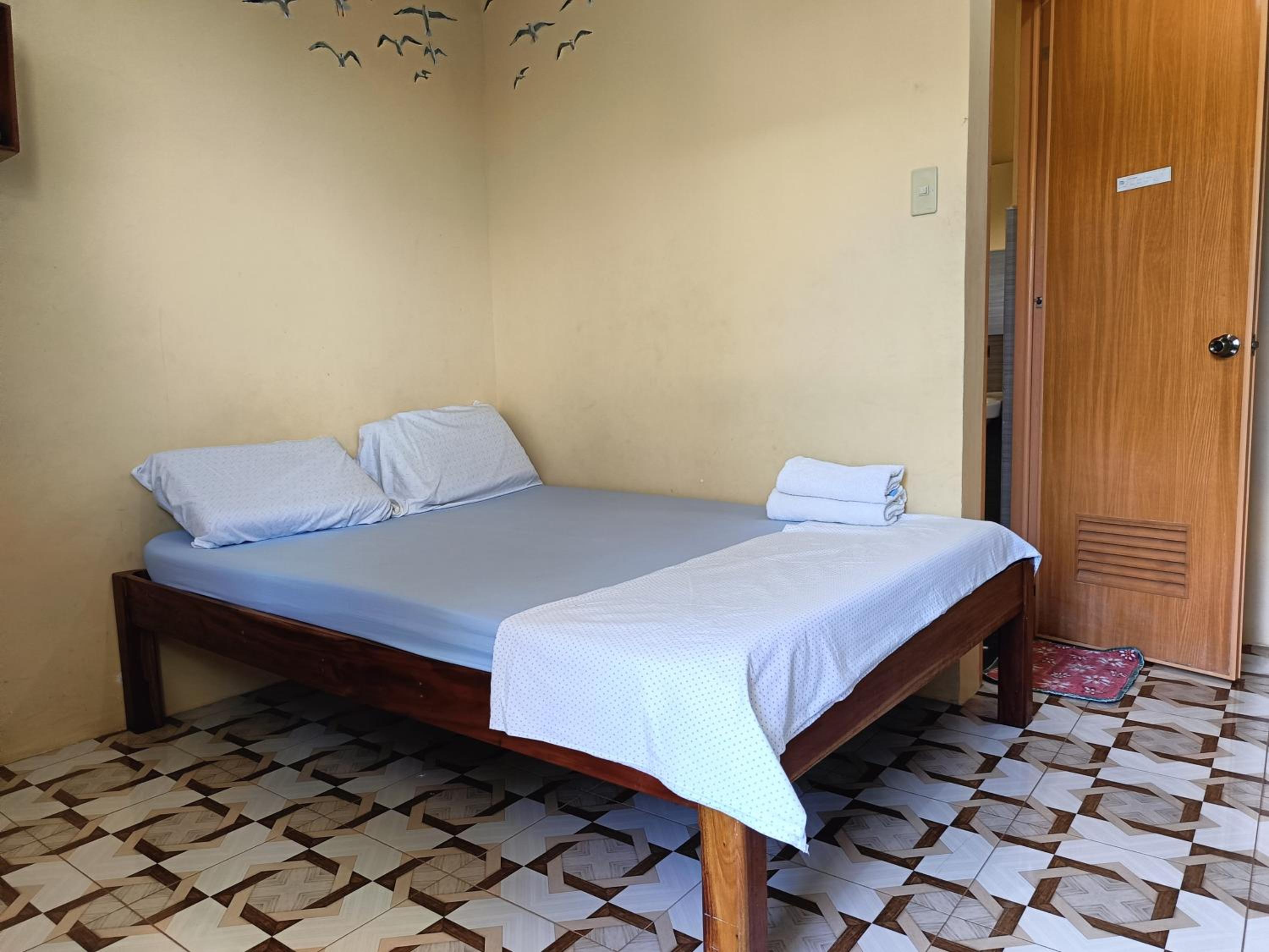 Standard Double Room with Fan - Photo 6