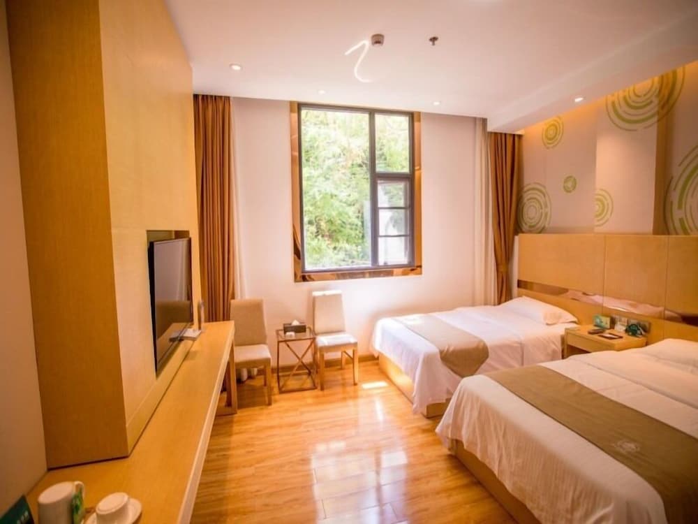 Superior Twin Room, Mountain View (2-5f)