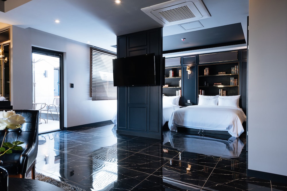 Party Room photo 3