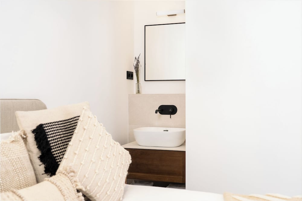 Apartment, 2 Bedrooms, Balcony photo 3