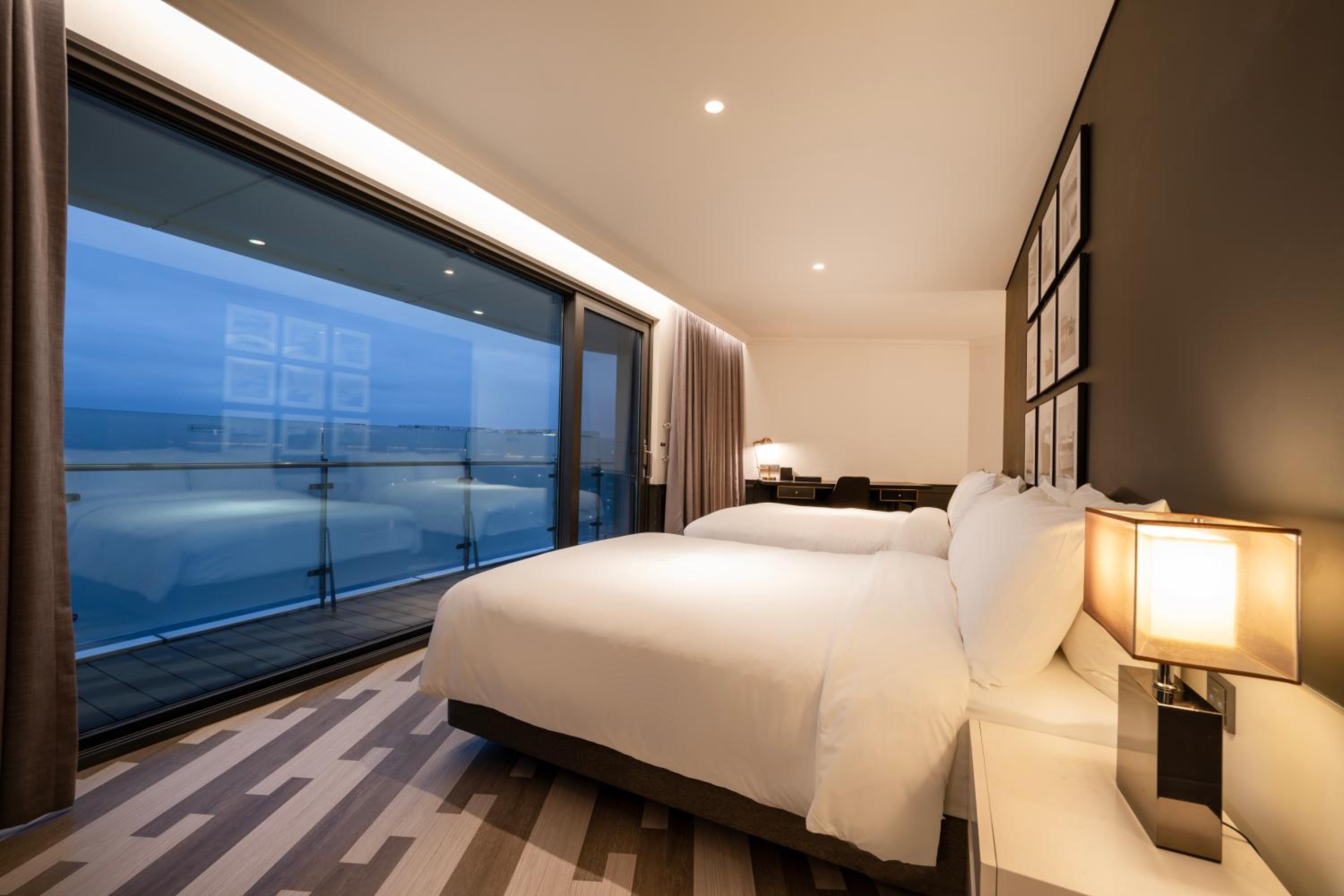 Marina Suite Quad Room + Swimming Pool - Photo 1