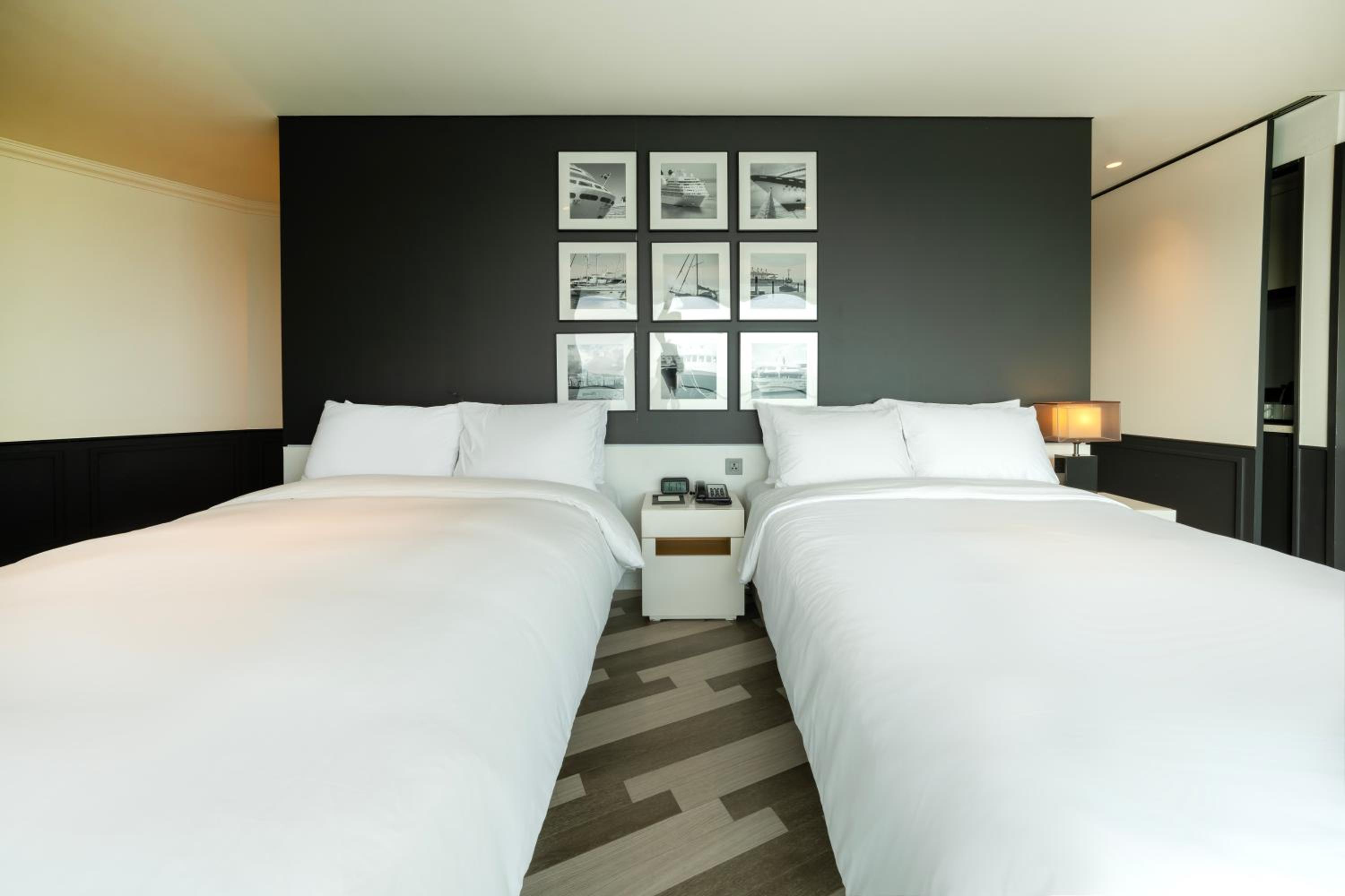 Marina Suite Quad Room + Swimming Pool - Photo 2