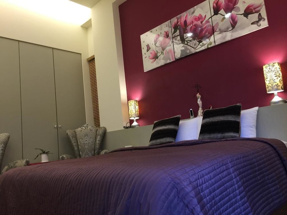 Deluxe Triple Room (Adelaide) photo 2