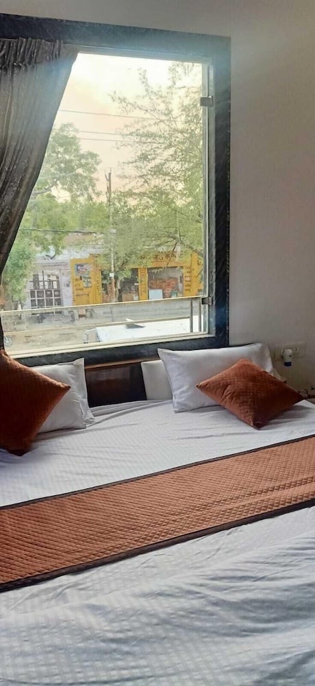 Deluxe Suite - Photo 1