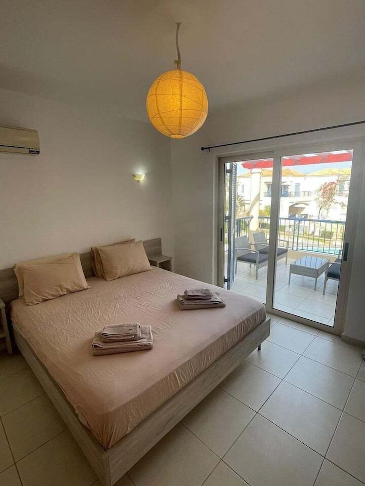 Basic Room, Pool View