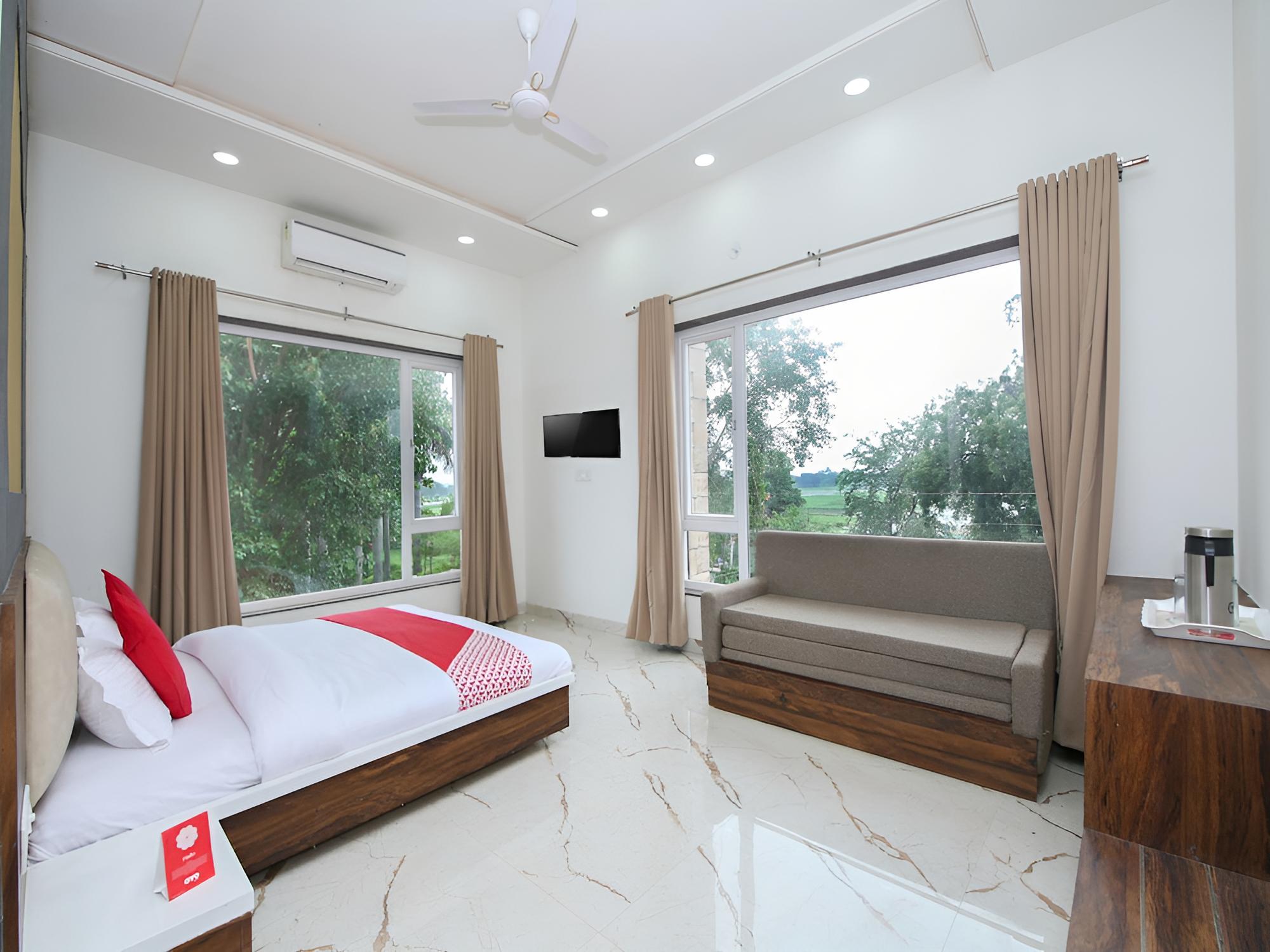 Deluxe Double Or Twin Room, 1 King Bed photo 3