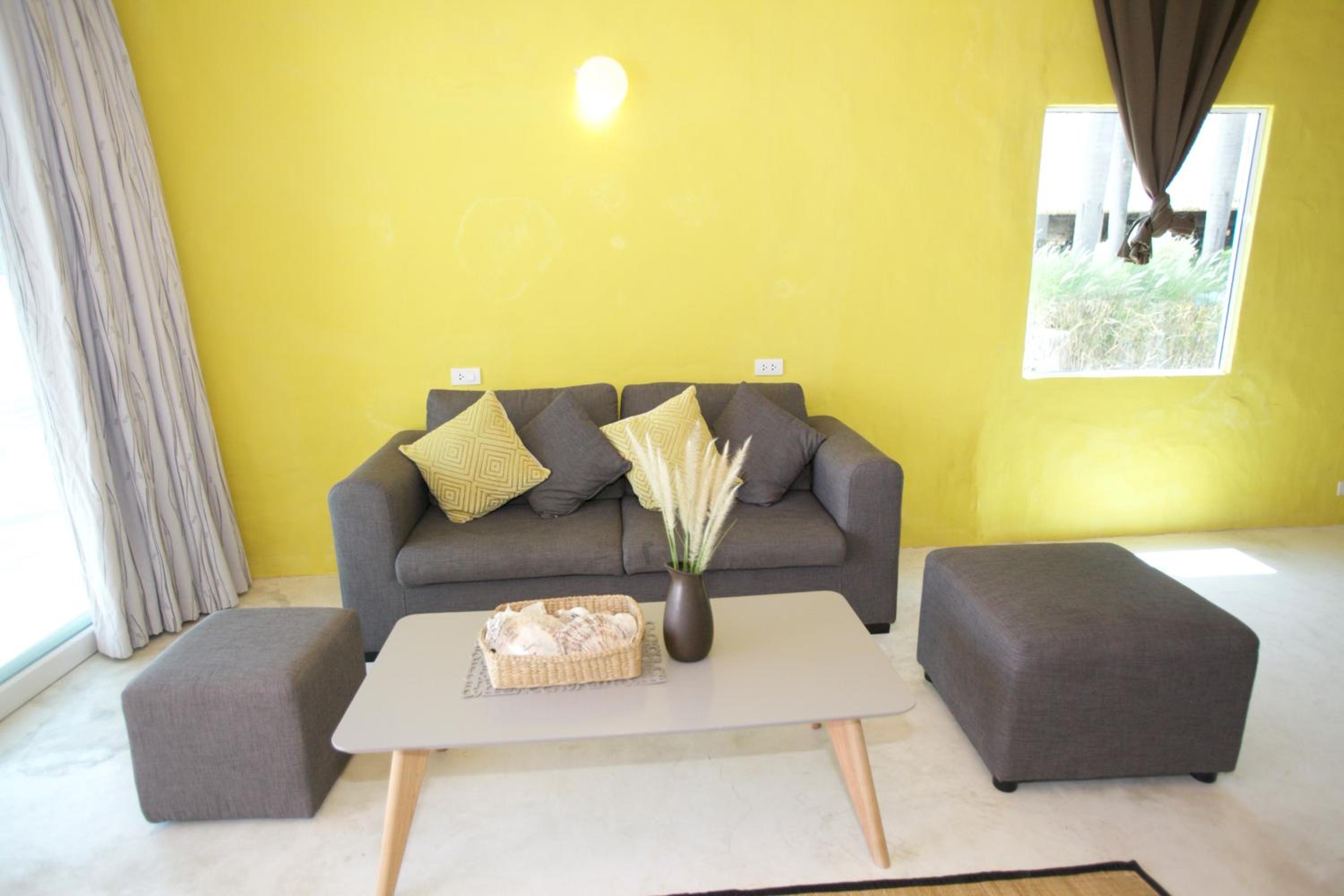 Beachfront Suite - Photo 8