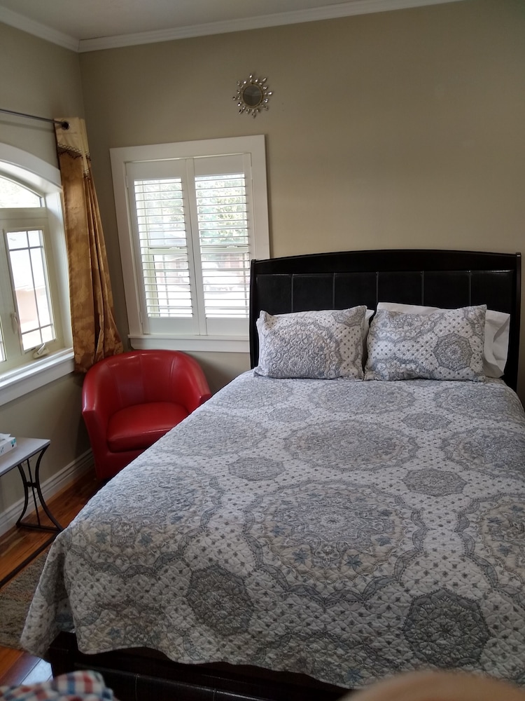 Room, 1 Queen Bed, Non-smoking - Photo 5