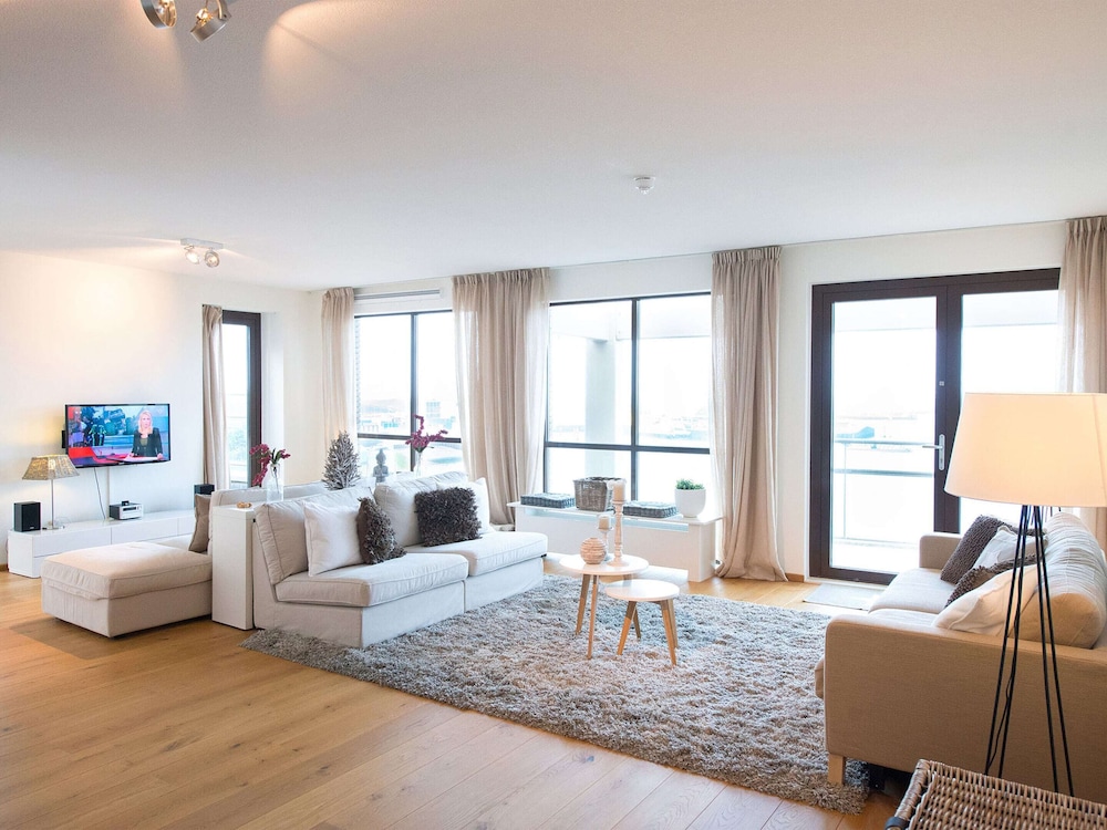 Classic Apartment, 3 Bedrooms photo 3