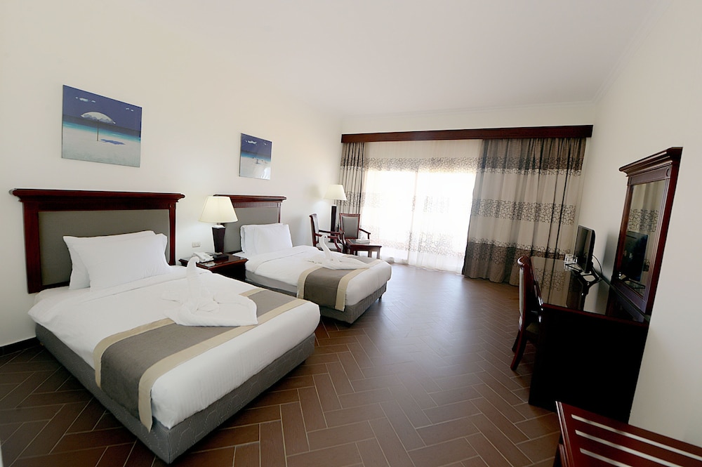Triple Room, Pool View