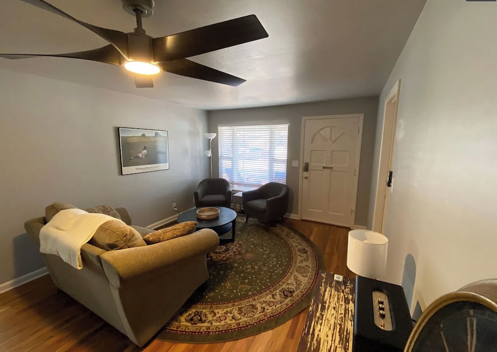 House, Multiple Beds, Patio, Garden View (726 Eastdale Drive)