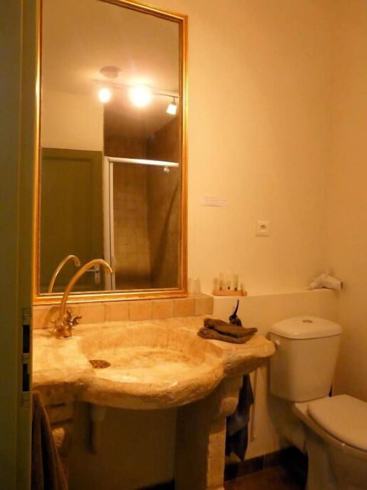 Economy Double Room photo 2