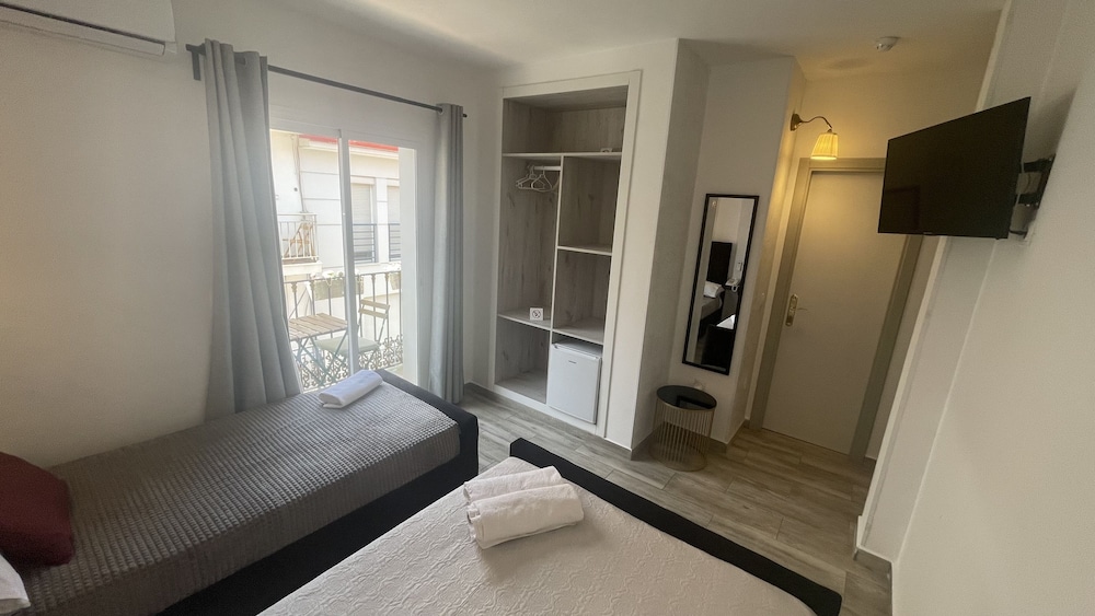 Deluxe Triple Room, Multiple Beds