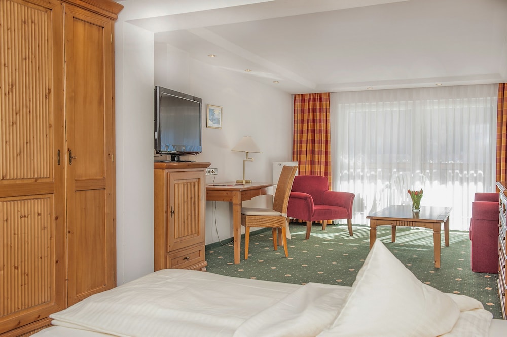Deluxe Double Room photo 2