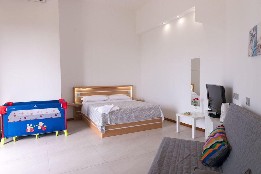 Classic Quadruple Room, 1 Queen Bed With Sofa Bed