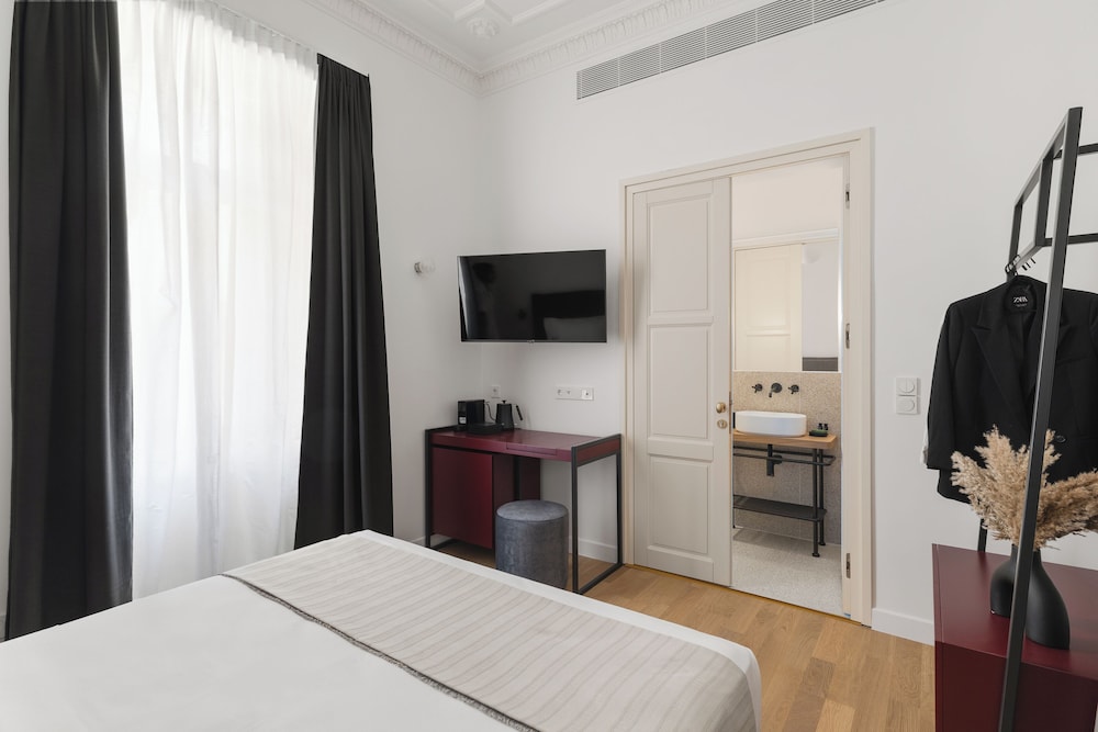 Classic Double or Twin Room, 1 Double Bed, City View