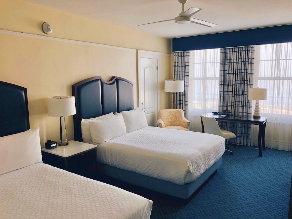 Deluxe Room, 2 Queen Beds, Ocean View
