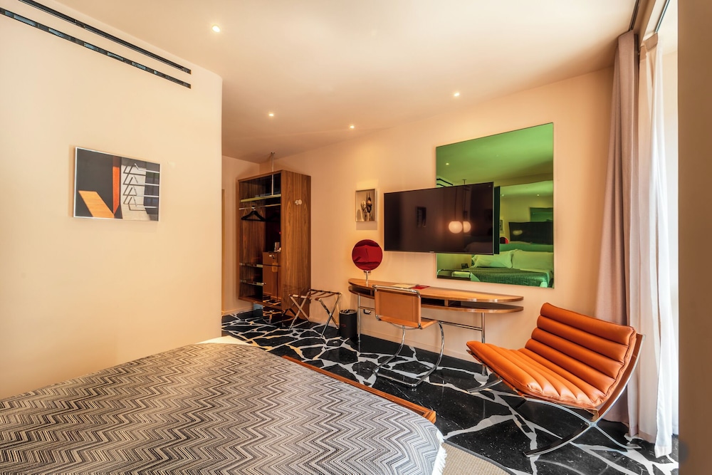 Superior Single Room thumbnail 6