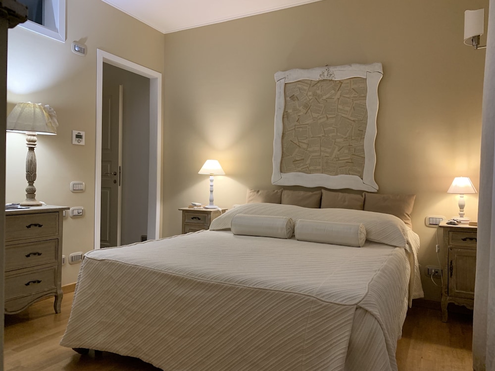 Superior Double Room, Multiple Beds, Poolside photo 1