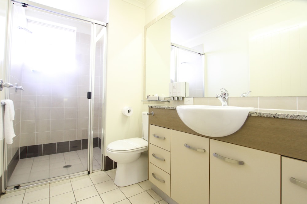 One Bedroom Apartment - Photo 2