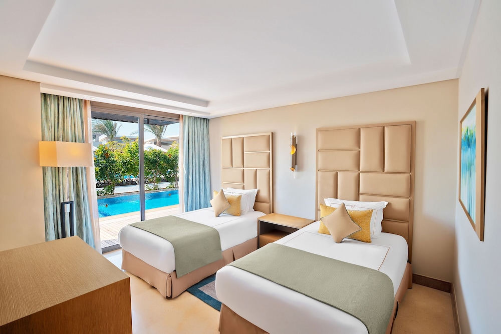 Executive Villa, Multiple Beds, Poolside