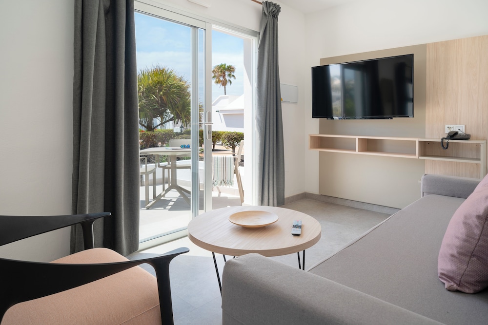 Superior Apartment, 1 bedroom (2 adults and 2 kids) - Photo 1