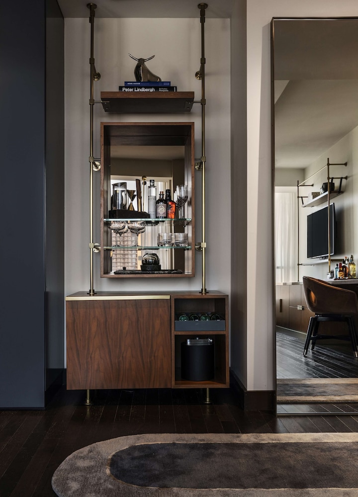 Deluxe Suite, Corner photo 3