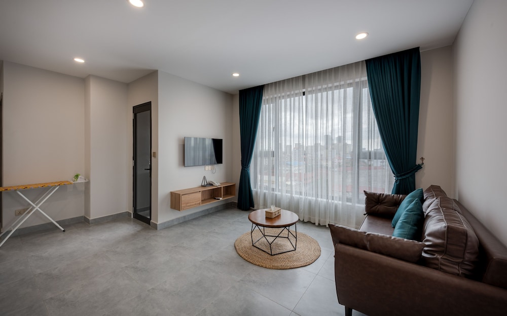 2-Bedroom Apartment with Balcony - Photo 11