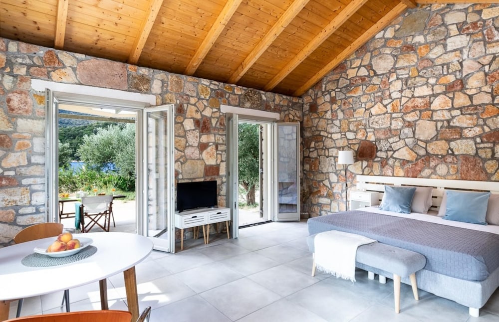 Villa photo 1