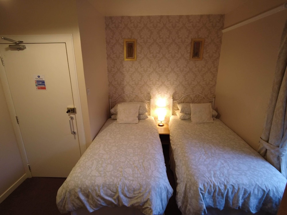 Twin Room, Ensuite, Mountain View photo 1